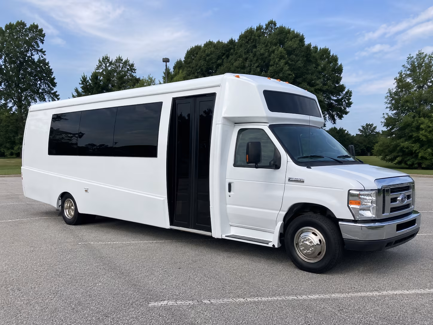 highland 18 passenger party bus