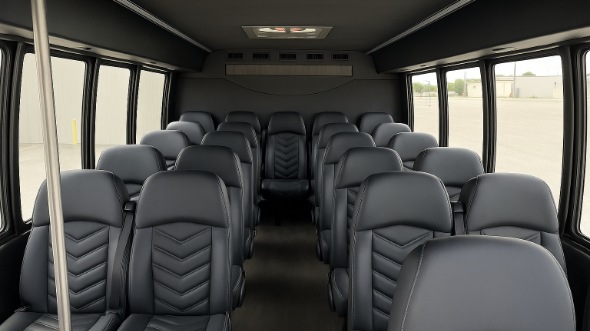 hesperia 28 passenger minibus
